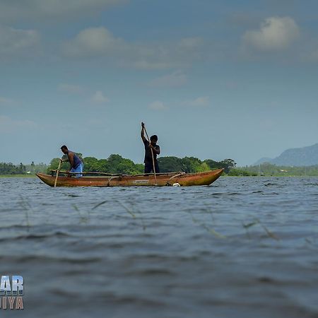 Lake Near Yala Tissamaharama Esterno foto